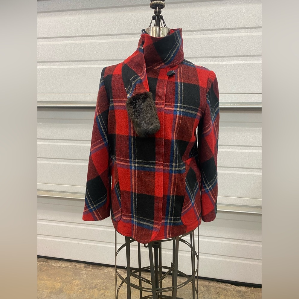 Vintage Bey Fashion Women’s Unique Wool Coat With Scarf Fur Feature Small